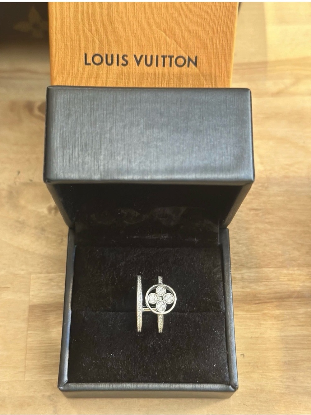 Louis Vuitton Idylle Blossom Two Row Ring, white Gold and Diamonds Size 47